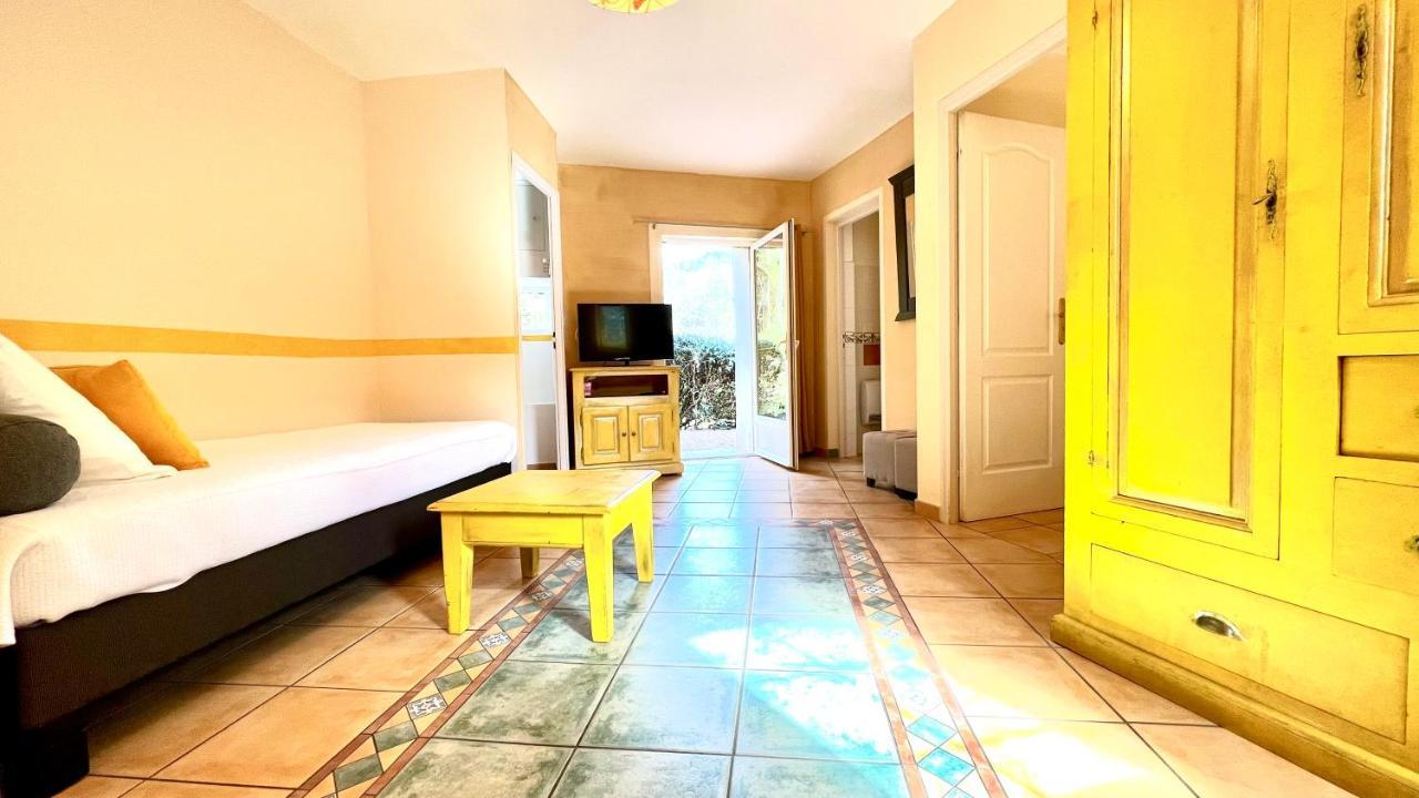 Logis Hotel Restaurant Le Domaine De L'Eau Vive Largentière Екстериор снимка