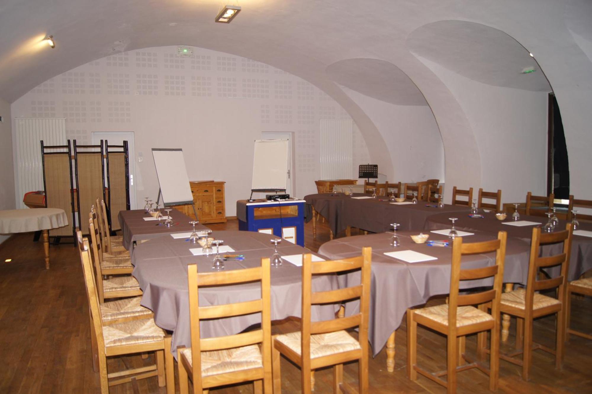 Logis Hotel Restaurant Le Domaine De L'Eau Vive Largentière Екстериор снимка