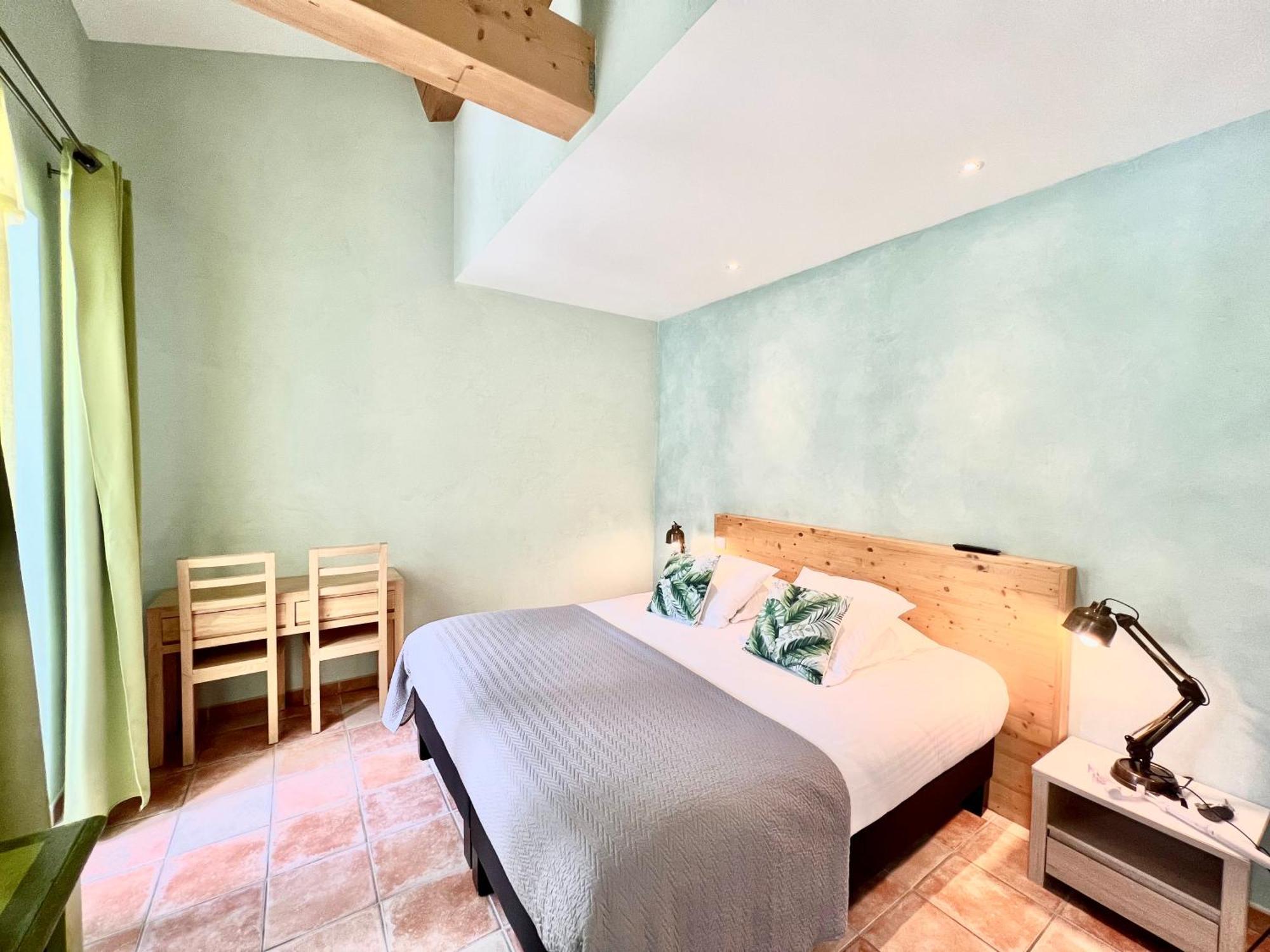 Logis Hotel Restaurant Le Domaine De L'Eau Vive Largentière Екстериор снимка