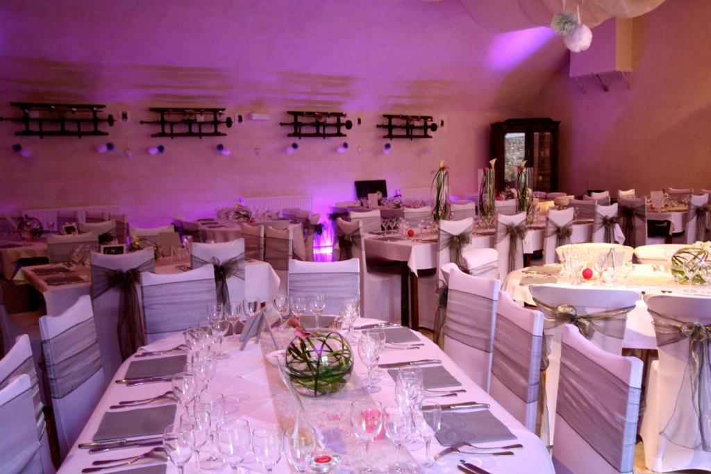 Logis Hotel Restaurant Le Domaine De L'Eau Vive Largentière Екстериор снимка