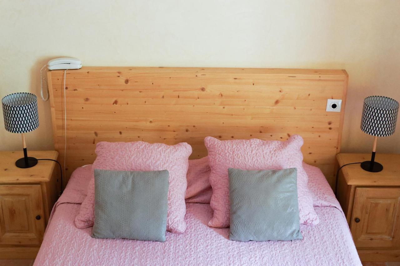 Logis Hotel Restaurant Le Domaine De L'Eau Vive Largentière Екстериор снимка